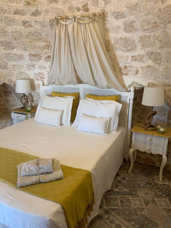 Bed and Breakfast Trulli Tesoro Чистернино Экстерьер фото