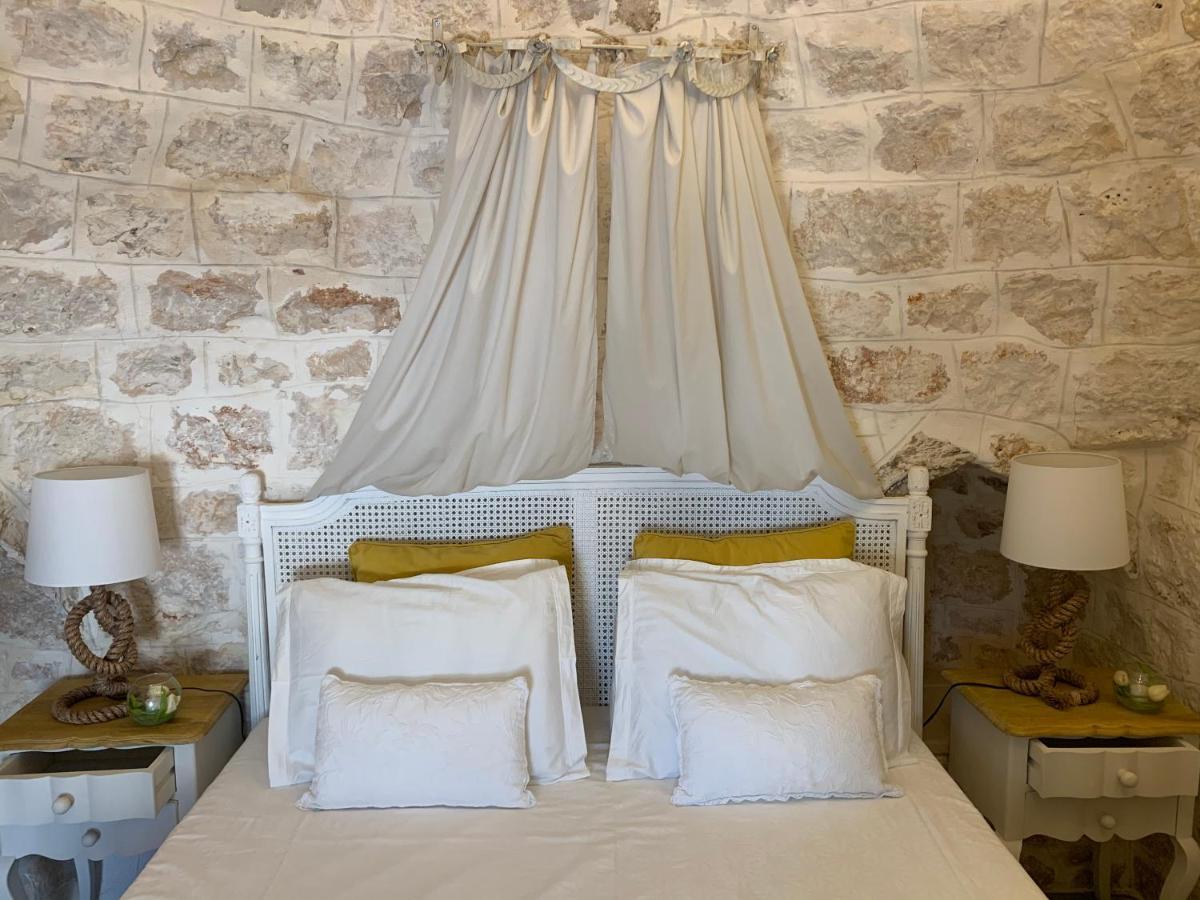 Bed and Breakfast Trulli Tesoro Чистернино Экстерьер фото